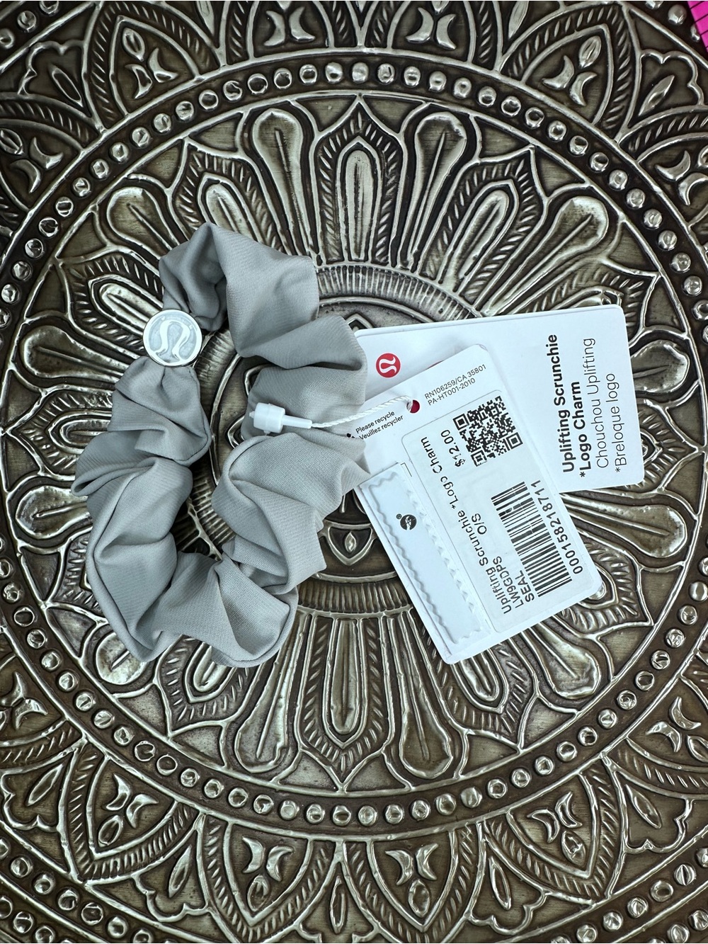 lululemon athletica Light Gray Uplifting Scrunchie with Logo Charm